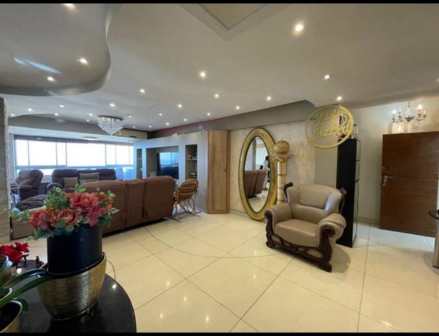 6 BEDROOM APARTMENT FOR SALE IN NORTH BEACH